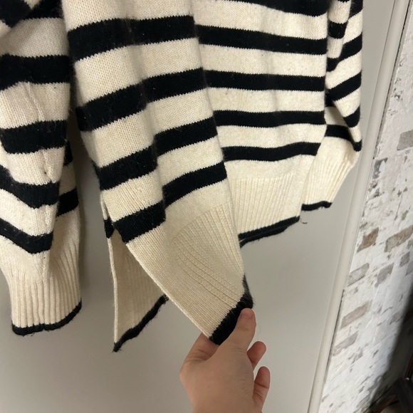 H&M Oversized Turtleneck Sweater - Picture 3 of 6